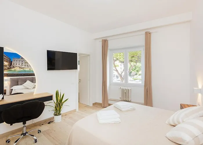Vatican Luxury Flat 3 With Kitchen * Rzym